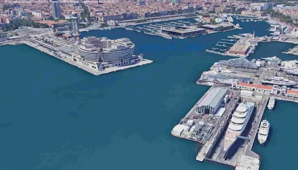 cruise ship dock barcelona