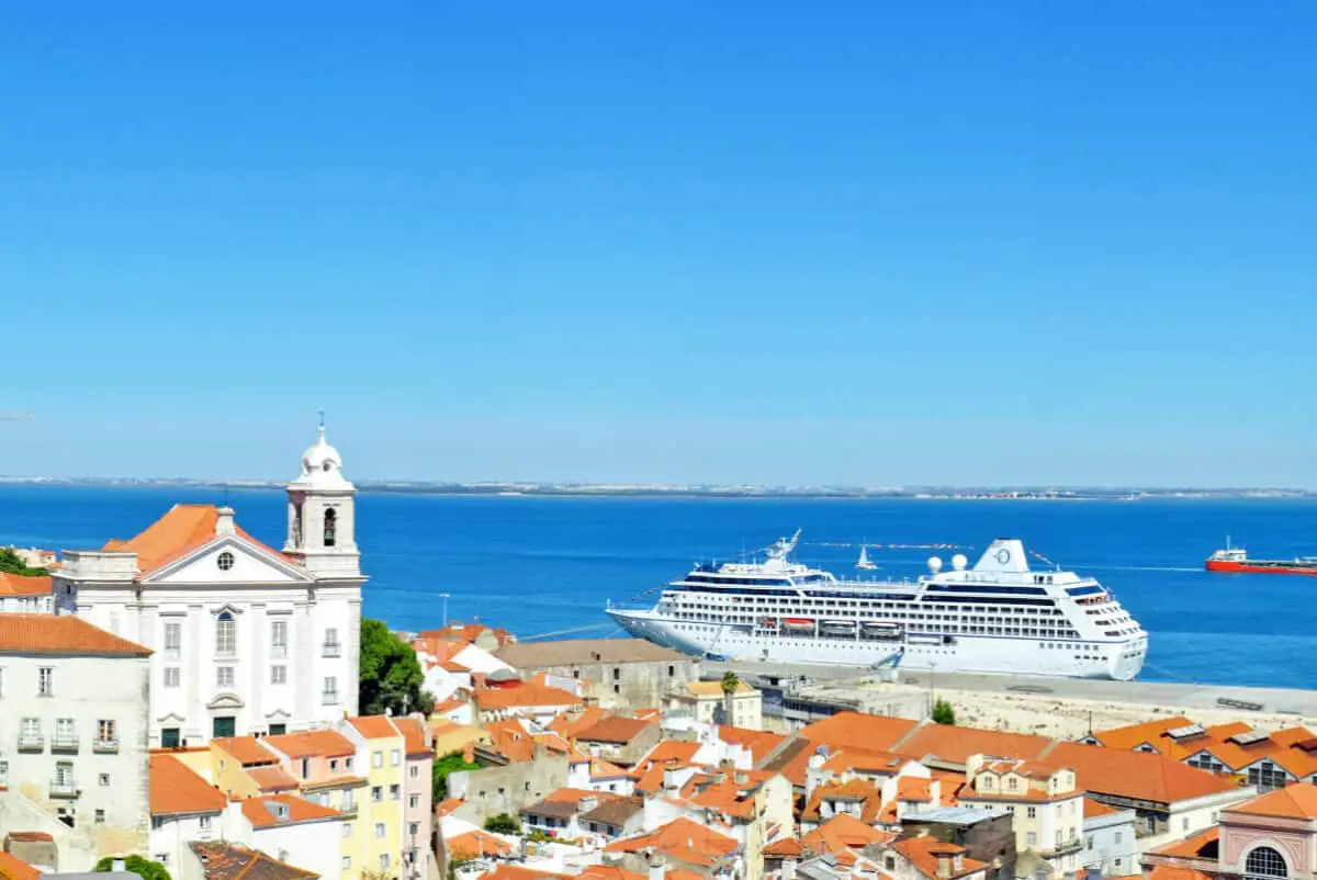 P&O Cruise Ship Port Lisbon: