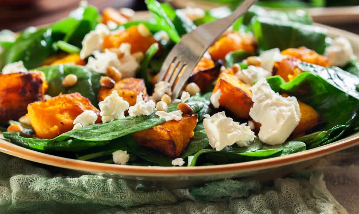 Royal Jordanian's Flavor A Guide to Dining Experience